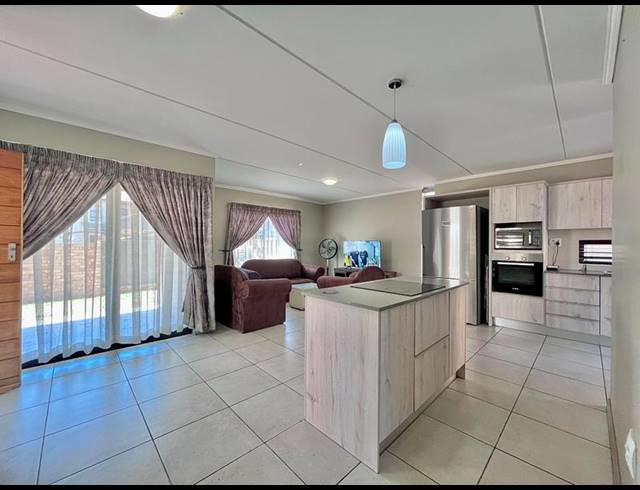 3 BEDROOM TOWNHOUSE FOR SALE IN AMBERFIELD